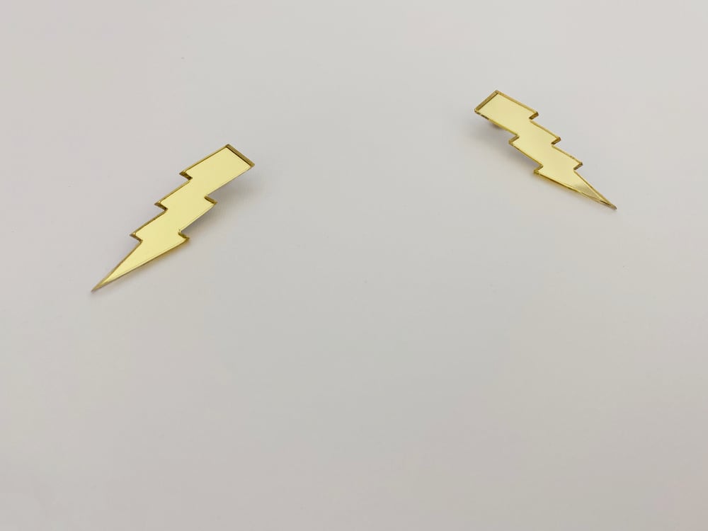 gold lightning bolt earrings