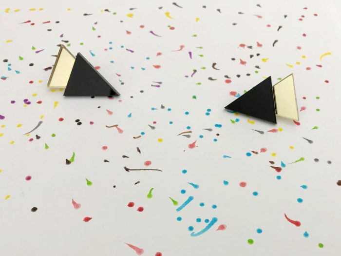 delicious stud triangle earrings