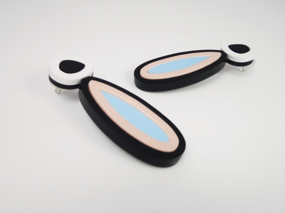 Avant-Garde Acrylic Oval Earrings 4