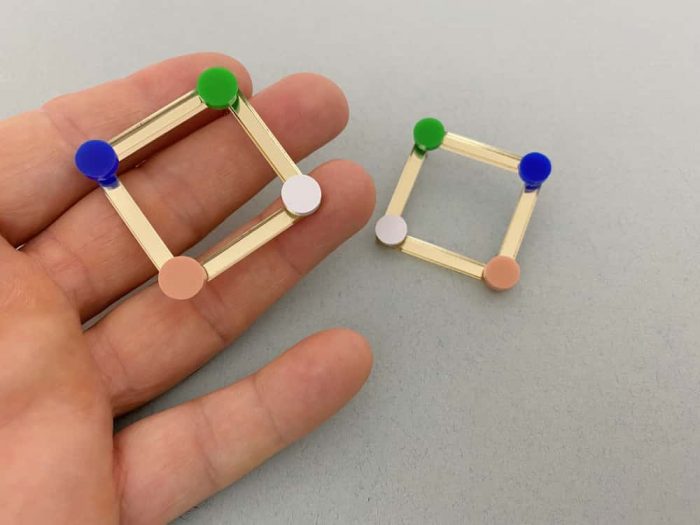 orecchini quadrati geometrici