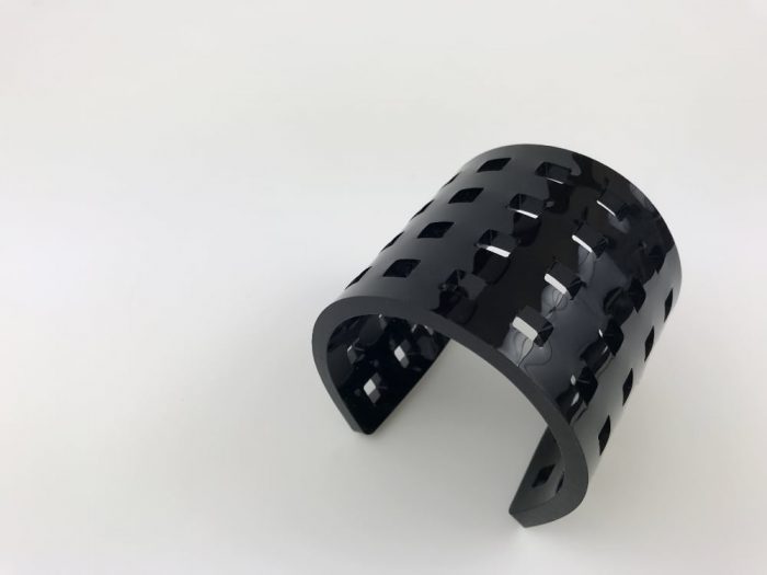 bracciale nero plexiglass laser cut